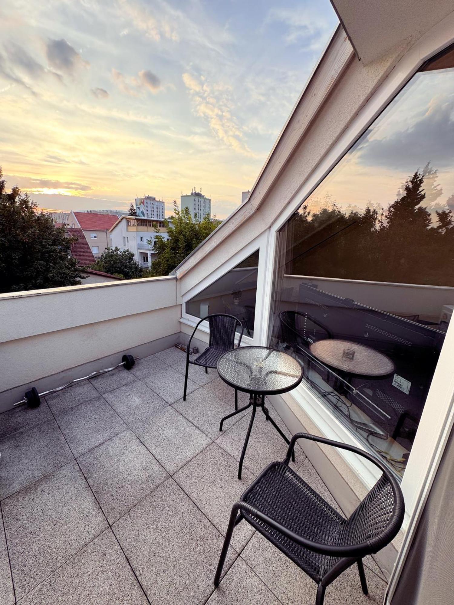Exclusive Family Apartman Apartamento Pécs Exterior foto