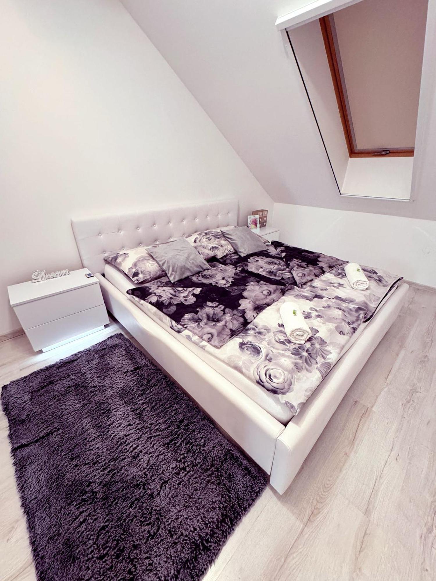 Exclusive Family Apartman Apartamento Pécs Exterior foto